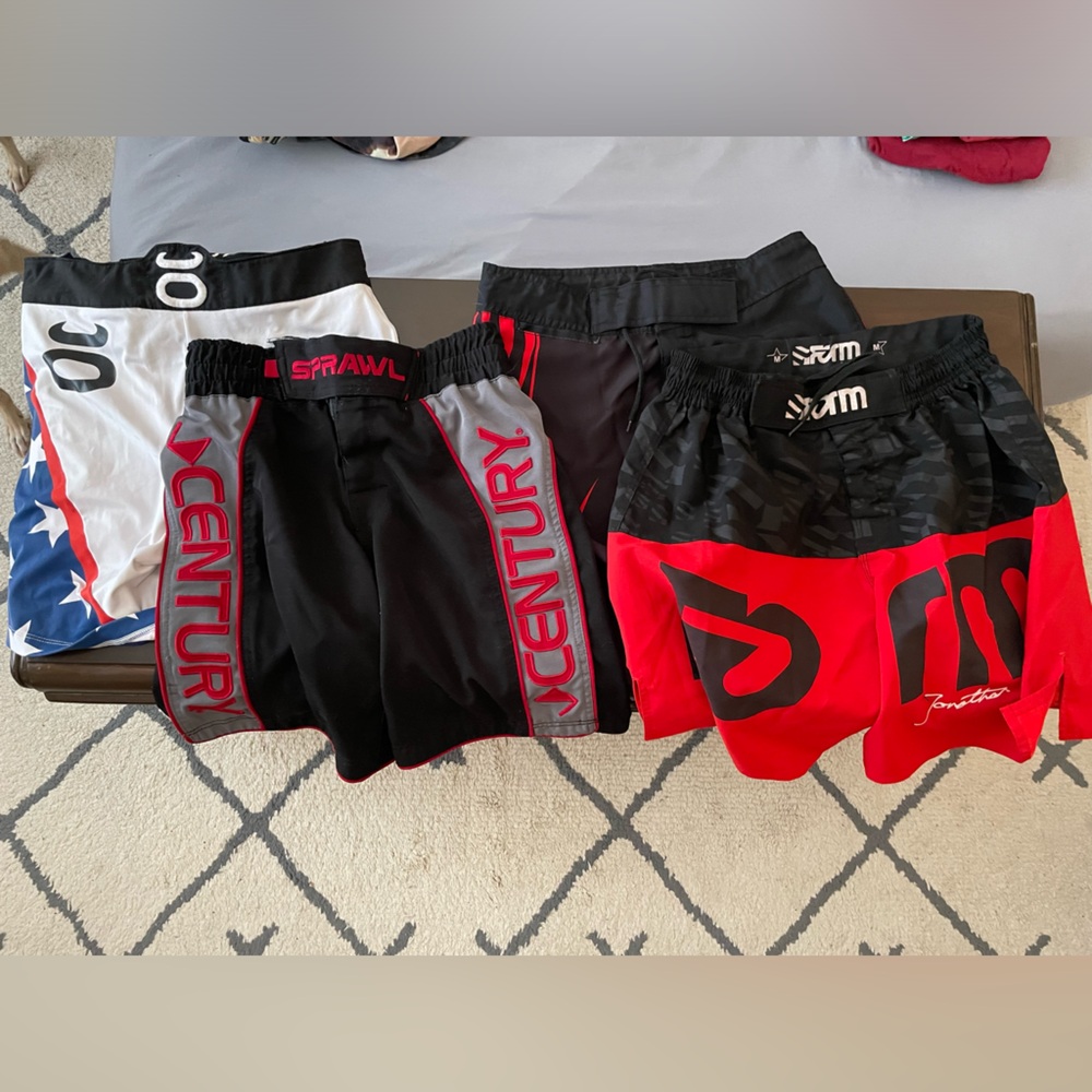 4 pairs of medium adjustable MMA/sparing shorts
